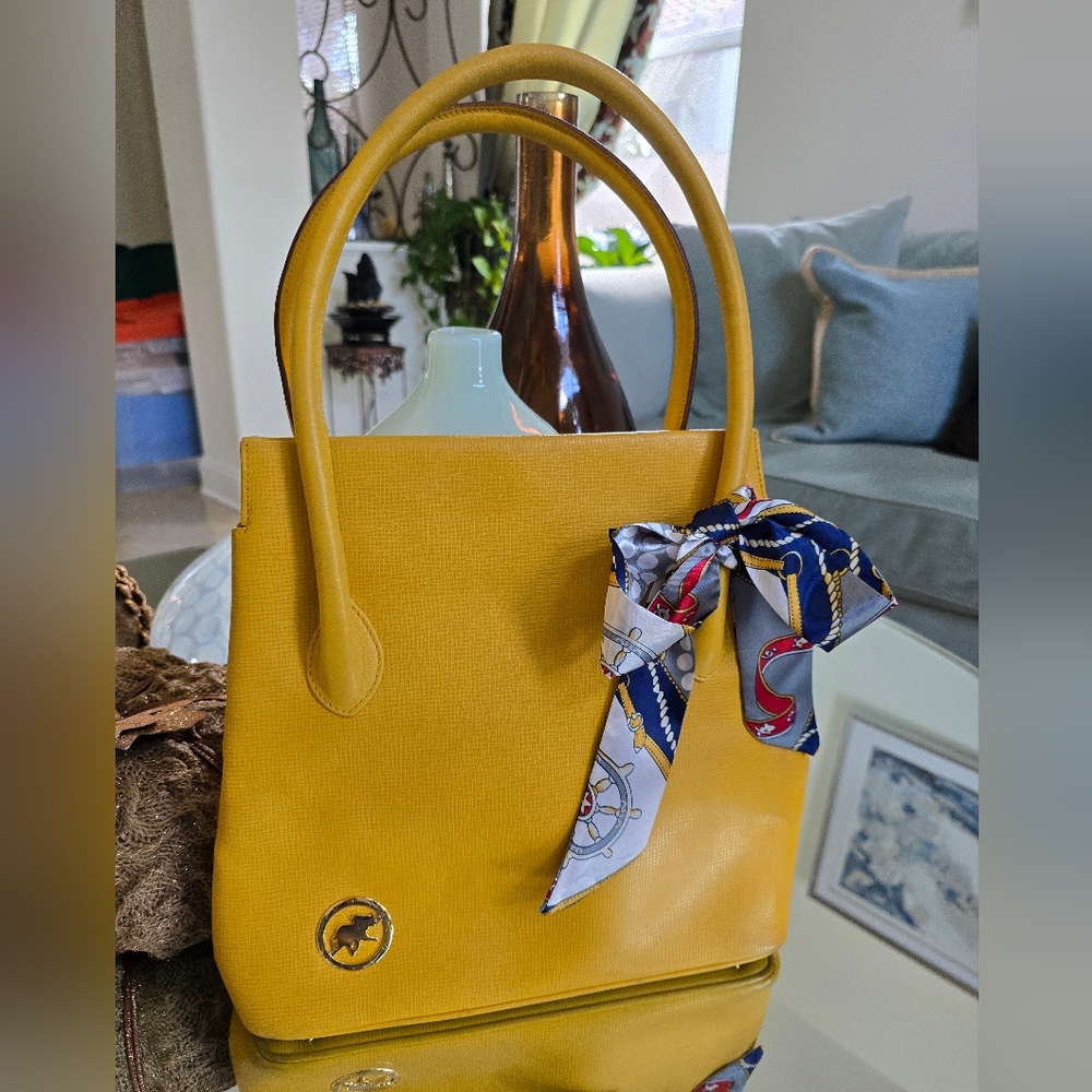 Hunting World yellow leather purse - Vintage